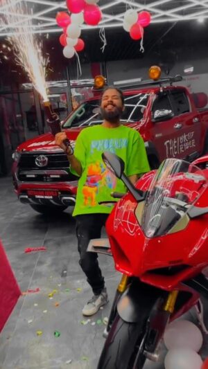 Anurag Dobhal Instagram - Ek Bike🏍 Kitne Ki Hai 
. 
. 
. 
#theuk07rider #influencer #shotoniphone #superbikes #modified #youtuber #iphone #14promax #echo #reelkarofeelkaro #reelitfeelit #reelsinstagram
#newsuperbike #hayabusa #delivery #meetup #bhopal #bmw #bmw1250gsa #gsadventure #gsa #northsikkim
#4M #bmw #s1000rr #mpro #bmws1000rr #supra
#supramk5tuning