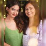 Anushka Sen Instagram - with mumma / twin 😬💕😘