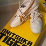 Anushka Sen Instagram - Shoecam 😉 #onitsukatiger #onitsukatigerindia @onitsukatigerindia