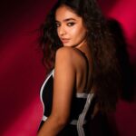 Anushka Sen Instagram - Mood 🖤🪩❤️‍🔥 . For @filmfare OTT Awards Wearing @fashionnova Hair @hairbyradhika Makeup @makeupbysalonij 📸 @miteshsphotography