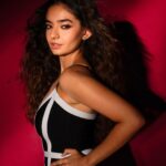 Anushka Sen Instagram - Mood 🖤🪩❤️‍🔥 . For @filmfare OTT Awards Wearing @fashionnova Hair @hairbyradhika Makeup @makeupbysalonij 📸 @miteshsphotography