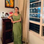 Anushka Sen Instagram - Lights and joy everywhere ✨ . Wearing: @lucknow_i_chikan