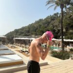 Arón Piper Instagram - 🧘🏻‍♂️