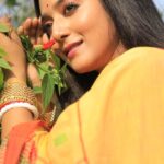Aratrika Maity Instagram - দেখুন "মিঠিঝোরা", সোম - শুক্র @ 9:30pm, শুধুমাত্র Zee Bangla-র পর্দায়। #MithiJhora #ZeeBangla #ZeeOnTheGoReels #MithiJhoraReels #ZBReels #ZbrDec23