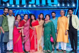 Aratrika Maity Instagram - আমরা আসছি আগামী ৭ই জানুয়ারী 'দাদাগিরি' তে, ঠিক রাত ৯:৩০টায়।
দেখতে ভুলবেন না কিন্তু।🤗❤️
#dadagiri #MithiJhora