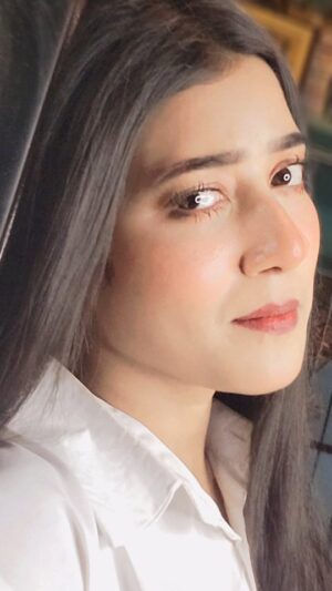 Aratrika Maity Instagram - Pretending to be 'in love' 🫣🙊
'Reel karo feel karo'
#reelitfeelit #trending