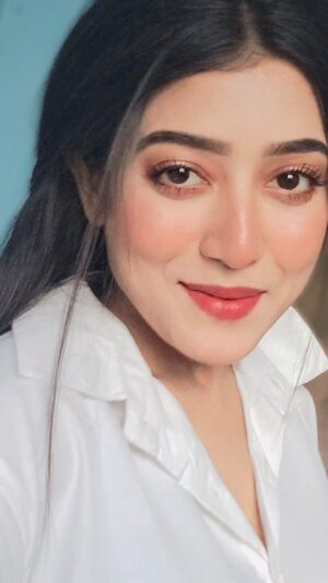 Aratrika Maity Instagram - Just loved the look! 🙈
#reelkofeelkaro #trending