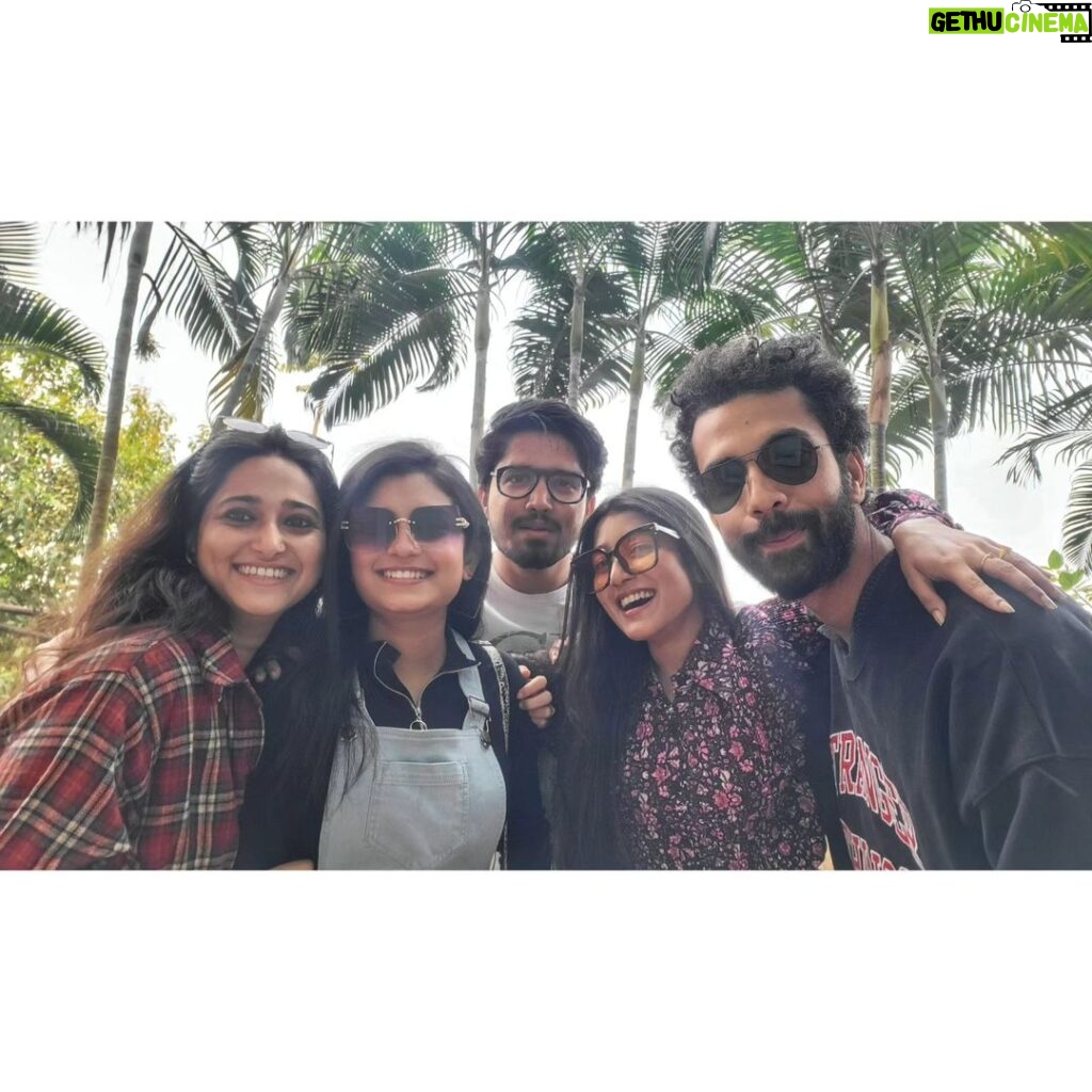 Aratrika Maity Instagram - The world is ours ❤️ This group = all I need ❤️ #MithiJhora #picnic