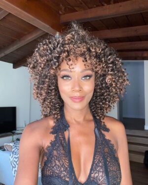 Ariel D. King Instagram - Selfie of this bombshell make up look by  @tinamitartistry @yslbeauty @burberrybeauty #beccacosmetics 🪄 
___________________________
#magic #beauty #makeupartist #ysl #burberry #marcjacobs