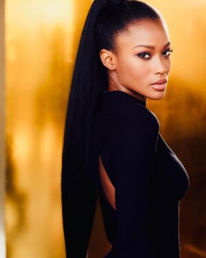 Ariel D. King Instagram - Sometimes you have to lose yourself to find yourself, the faster the better. 🐆
@marlowphotographyla @danielhoffagency 
@cheriecombs 
_________________________________
#apex #headshots