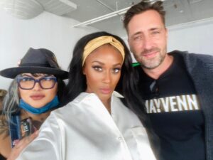 Ariel D. King Instagram - Forehead: Shine bright like a diamonnnd!💎#tbt @mayvennhair @emilyperezmua 
@dsalterbeauty @exaltedvideoproduction @em_perez 
_____________________________
#mayvennhair #lifestyle #lifestyleblogger #humanhairwigs #wigs #model