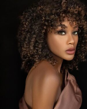 Ariel D. King Instagram - @tinamitartistry ✨ it’s a good time for some mystery.

#portrait #beauty #glow