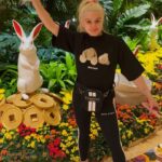 Ariel Winter Instagram - Some more mems from 25 🥹 thank you @wynnlasvegas @delilahlv 🥹❤️ #wynnlasvegas #delilah #birthday #birthdaygirl #birthdaycake Encore Theater at Wynn Las Vegas