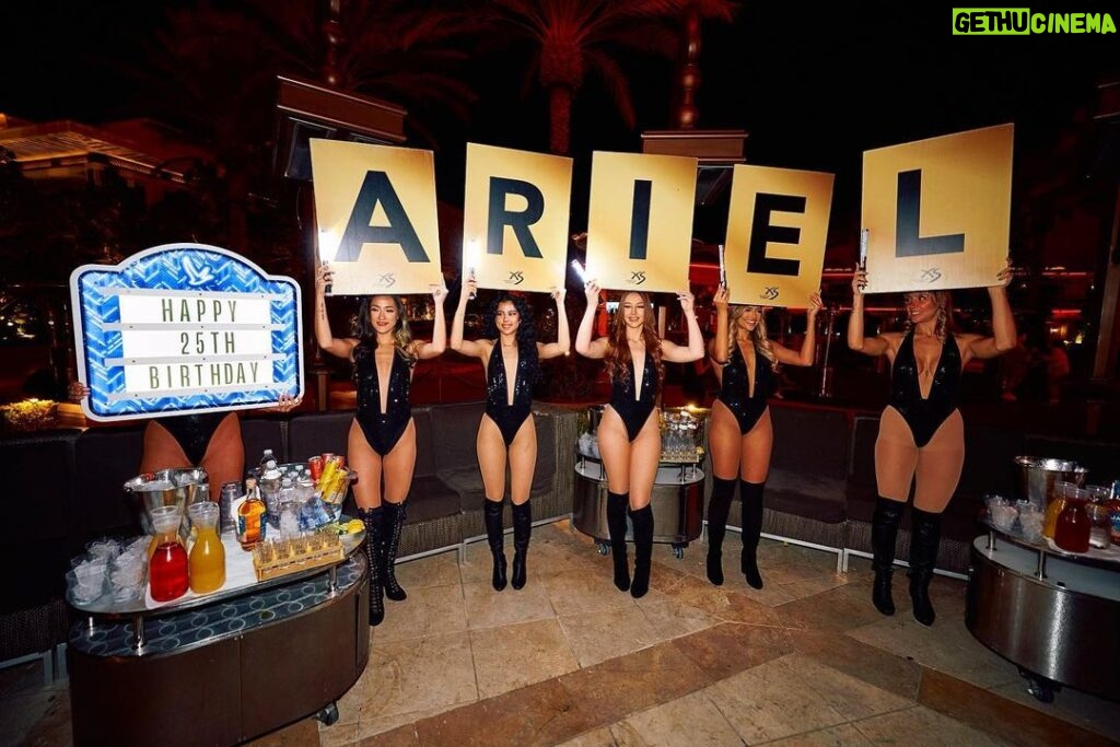 Ariel Winter Instagram - 25 years + 2 days old 🫶 Thank you so much @xslasvegas @wynnlasvegas @jasminmedar 🎉🎉🎉🎉 Celebrated 25 with my favorite people in my favorite city ❤️ 🥹 Encore Theater at Wynn Las Vegas