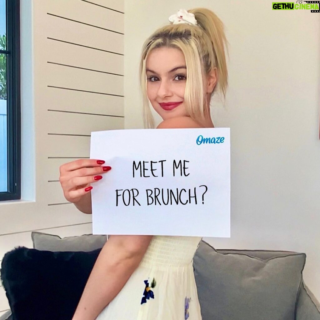 Ariel Winter Instagram - I want to get brunch with YOU in LA! When it’s safe to travel, I’ll meet up with one lucky winner at one of my favorite restaurants and we’ll get to know each other over delicious food. Sound fun? 🥰Support the CCHS Network and enter at the link in my bio or go to omaze.com/ariel #omaze @omaze @cchsnetwork