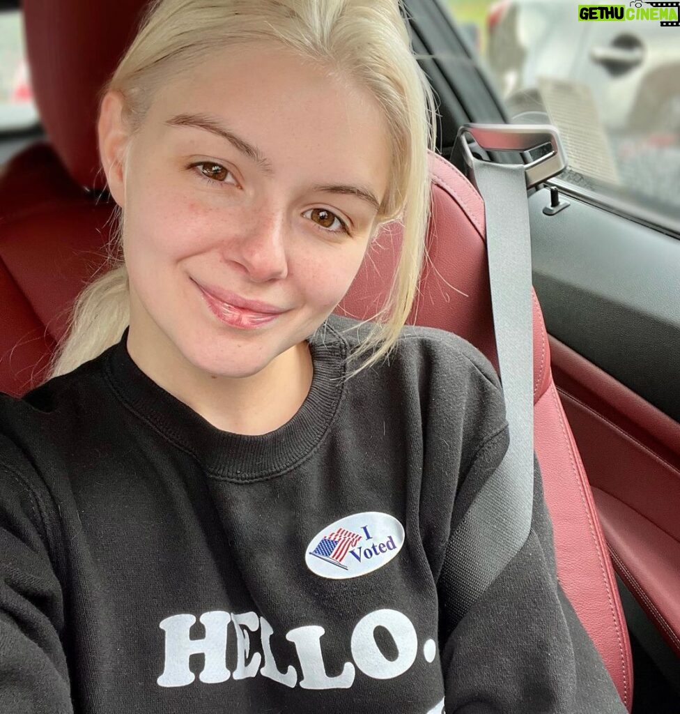 Ariel Winter Instagram - VOTE VOTE VOTE!!!!!!! 🗳 #electionday #voter