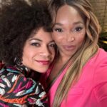 Arisa Cox Instagram - Oh just casually taping something special with my girl and incredibly deserving Canadian Screen Award CHANGEMAKER OF THE YEAR TRACY MOORE! You are everything and I’m so thankful to call you my friend of 20 years 💜 Catch all the glitter and talent at the CSA Awards April 16th 👏🏽👏🏽👏🏽 @thetracymoore @thecdnacademy #CSA #CanadianScreenAwards @lisawilliamsstyle