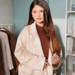 Arishfa Khan Instagram - 네 자신을 믿어🤎🦢