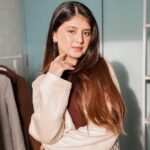 Arishfa Khan Instagram - 네 자신을 믿어🤎🦢