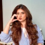 Arishfa Khan Instagram - There is only one you, embrace it🦋🤍❄️💎 📸: @arshinaz138 Next youtube video kya chaiye aap sabko? 🫶🏻