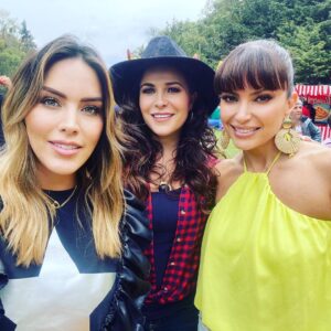 Arleth Terán Instagram - Que placer convivir con ustedes y con sus bellos hijos.  Aire libre, niños jugando, risas, el mejor sonido del mundo, caritas felices!! @marthajulia_ @karlapineda1