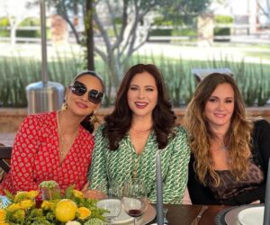 Arleth Terán Instagram - Las hermanas que Dios me regalo , GRACIAS por llenarme de fortaleza y de tanto apapacho.
@laseoaneoficial @stella_simona #vida #hermandad #solidaridad