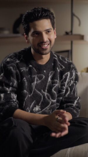 Armaan Malik Instagram - Often we find that the only way to get out of rock bottom is up. At the edge of giving up and a fight with his sibling later, Armaan Malik almost gave up on one of the gems from his discography, Chale Aana. Conquering the constant demands from the music director (also his brother, Amaal Malik) and the fear of failure, how did his efforts shape the feelings we hear on the song?

#FeelTheMusic #SpotifyPremium