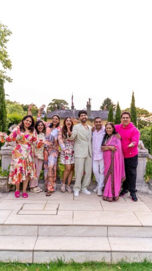 Armaan Malik Instagram - A lot of people have asked me over the past few weeks how did I pull this proposal off. well, tbh i couldn’t have made any of this happen without the love and support of these beautiful humans. my home team! 🥹❤️🧿