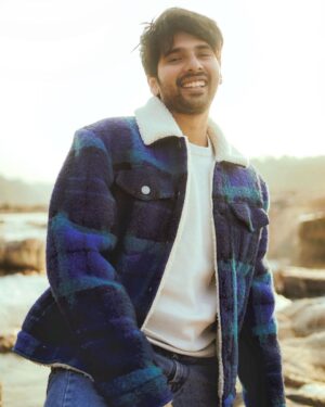 Armaan Malik Instagram - “Jab Tak” just recently crossed a 100 MILLION STREAMS on Spotify! It’s my second song this year to achieve this milestone and there could be no better picture than this one to celebrate this moment! I don’t think I will ever be able to put into words how special this record is. Even though it is quite a popular song on my discography, I’ve literally seen this baby fight it out and consistently grow over the past 7 years. I am so proud to say that even today it continues to touch the hearts of listeners. Whenever I perform Jab Tak at one of my concerts, I get goosebumps. The reaction from the audience is just unreal 🫰🏻🩵

Forever thankful to my brother and favourite collaborator @amaal_mallik for creating such a beautiful album and soundtrack for “M.S. Dhoni The Untold Story” alongside the amazing lyricist  @manojmuntashir! 

Last but not the least, a BIG thank you to our fans and listeners, without whom none of these feats would have been possible. Love you guys so much. You are our world 🌎❤️