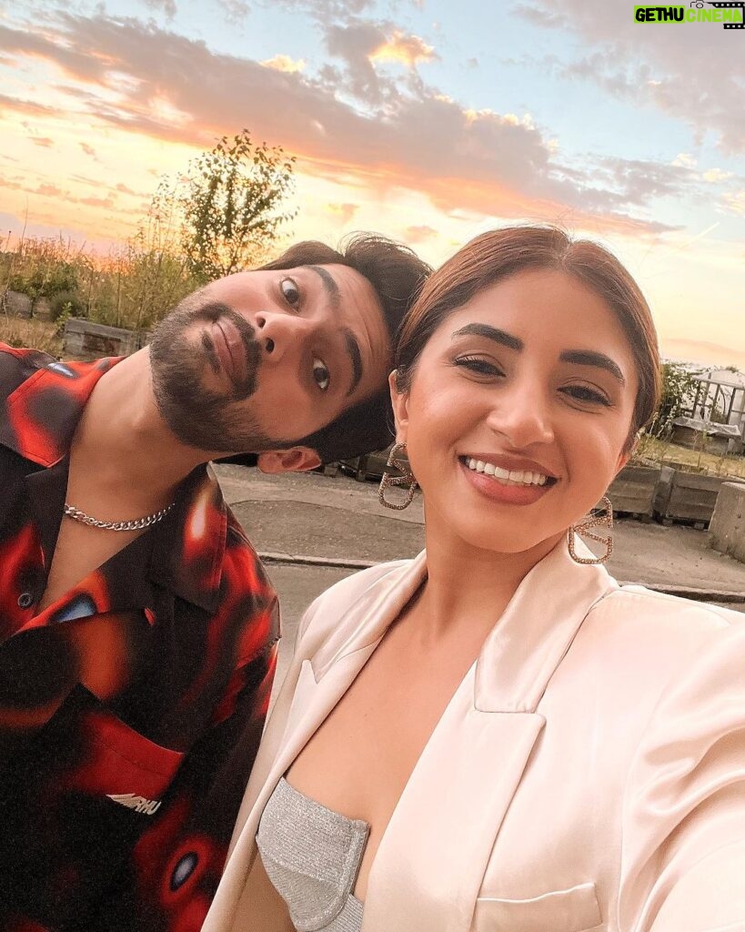 Armaan Malik Instagram - happy 30th to my favourite human. you’ve been here on this planet for 10,957 days and even though I’ve been a part of your life only for 2,384 of those, it feels like it’s been a lifetime knowing you. kasam se, doing nothing with you is better than doing anything with anybody. love you @aashnashroff ❤️