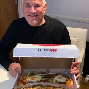 Arnaldo André Instagram - Q mejor comienzo de finde  que con un delivery de El Antojo! La mejor milanesa de BsAs!
Orgulloso de mi amigo paraguayo, Christian!