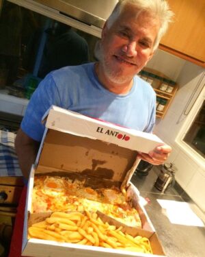 Arnaldo André Instagram - @el_antojook hoy me visitó en casa, con unas deliciosas e inigualables milanesas!
Hace como yo, pedí Delivery !