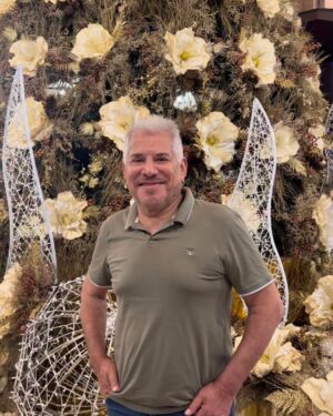 Arnaldo André Instagram - Que la Navidad que nos espera…traiga vientos de prosperidad…