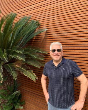 Arnaldo André Instagram - Despidiéndome de Asuncion .
Gracias @esperanza.mayor por tu amistad!
