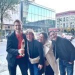 Arnaud Soly Instagram - Et hop! Club Soly vient de remporter le Felix de l’émission d’humour de l’année! Bravo à toute l’équipe et merci à tout le monde qui écoute l’émission ! ♥️