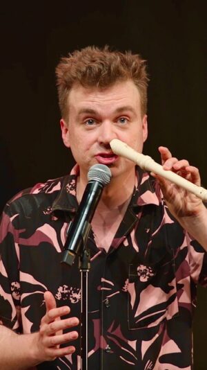 Arnaud Soly Instagram - Mon one-man-show STAND-UP est maintenant disponible en intégralité sur CRAVE ! 😅