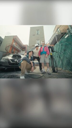Arnaud Soly Instagram - CHAR ÉLECTRIQUE 🎵🚗⚡️
extrait de Club Soly sur @noovo.ca