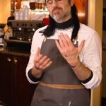 Arnaud Soly Instagram - Quand Louis-José Houde s’improvise sommelier 😂 🍷 Ça parait-tu que je suis fan? 😅 Extrait du Club Soly sur @noovo.ca