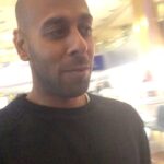 Arsha Aghdasi Instagram - پست موقت.... وقتی پرواز ها تاخیر داشته باشه یکی هایپر میشه یکی هم خسته میشه این خیلی طبیعیه چی کار کنم خوب😈 کلی کنترل کردم خودمو که جلو دوربین رفتارم طبیعی باشه بد آموزی نداشته باشه.... ارادتمند همه عوامل خوب و محترم سینما هم هستم😊 Mashhad International Airport (MHD) فرودگاه بین‌المللی مشهد