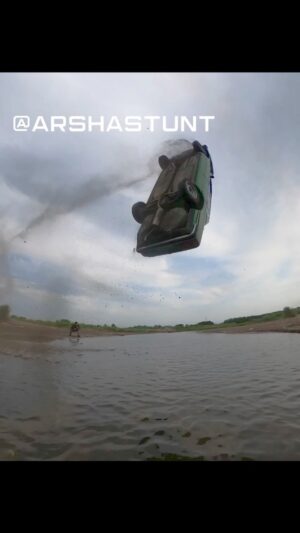 Arsha Aghdasi Instagram - #river + #sea x #carjump = #life 
#stunt #stunman #arsha #arshaaghdasi #ارشااقدسی