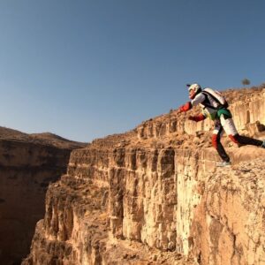 Arsha Aghdasi Instagram - ‏There is no mission its all but real freedom... 🙌🏽🏔
آزاد ترین و رها ترین پرش برای خودم.... . 
#انسانم_آرزوست رو گوش کنید....
خلاصه که #رقصی_چنین_میانه_میدانم_آرزوست 
#ارشااقدسی #بدلکار #پرش_آزاد 
بعضی موقع ها ادم تو طول مسیر هدفش -عقب گرد هم میکنه ، چون راهش رو گم میکنه حالا به واسطه هرچیزی ،حتی ادم هایی که سر راه ما قرار میگیرن، که نباید،
و بعضی لحظه ها به ادم یاداوری میکنه که مسیر اصلی و هدفت کدوم سمتی بوده و به لطف خدا اون موجودات شبیه آدم رو از زندگیت خارج میکنه تا لذت و قشنگی زندگی رو دوباره داشته باشی.

زندگیتون پر از ادم های درست باشه و همیشه حال دلتون خوب باشه....
زندگی همین لحظه است💚 
#لایک_نکنید  #فکر_کنیم🙏 #icantbreathe #blacklivesmatter