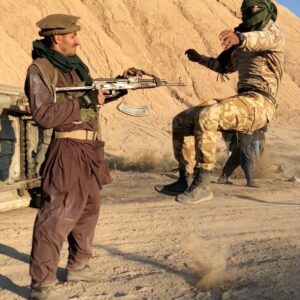 Arsha Aghdasi Instagram - Fun - trick - self defense in fantasy 😄
People kill people not guns.

دفاع شخصی در دنیای فانتزی😄.
این آدم ها هستند که همدیگرو میکشن نه تفنگ ها...
#ارشااقدسی #selfdefense #guntricks #arshaaghdasi #iranianstunt #arsha13 #ak47 #stuntlife #standupforstunts