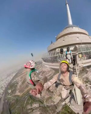 Arsha Aghdasi Instagram - When Passion Chain the target and present it to you.
وقتی عشق هدف رو به زنجیر میکشه و تقدیم تو میکنه.
#nevergiveup viva #iran 
Base jumpers: 
@arshastunt 
#arshaaghdasi #ارشااقدسی 
@mostafa.kazemi.esfeh  #برج_میلاد #سقوطازاد #شهرداری_تهران #ارشا_اقدسی #iranianstunt #iranianbasejumper