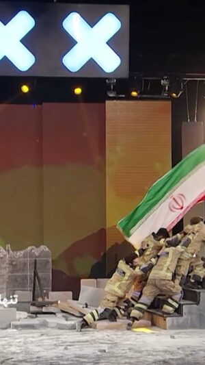 Arsha Aghdasi Instagram - اجرای نمادین #ارشااقدسی برای آتش نشان ها و همه کسانی که به کشورشون بی منت عشق میورزند.
کارگردان : @arshastunt 
طراح حرکات : @soroosh_kariminejad 
خواننده : @hojatashrafzade

ممنون از رفقای خوبم که مثل همیشه همراهم بودن تا با کمکشون این مهم رو رقم زدیم .
@251aaamirmirakhori251 
@mahnoushstunt 
@ahmadabdolahi_bjj 
@urban_samuraie
@skyboy 
مهران عبدالهی
@majid_fatemi7 @mohamadamin_pazoki 
@sinasaatian 
@farbod.valadi 
#asrejadid #soroosh_kariminejad #sorooshkariminejad #fire #arshaaghdasi #arsha_aghdasi #stunt #performance #Iran #hojatashrafzadeh #movers #dancer #tv 
#ارشااقدسی #سروش_كريمي_نژاد #حجت_اشرف_زاده #عصرجدید #حمایت_از_بدلکاران #آتش_نشان #پلاسکو