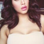 Arshi Khan Instagram - Baby it’s my World #arshi #arshikhan #reelsinstagram #reelsindia #reelkarofeelkaro #reelitfeelit #ready