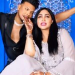 Arshi Khan Instagram - Btao @arshikofficial mei Kya hai Khoobi 🙈?? . #trending #eshanmasih #tucheezbadihaimastmast