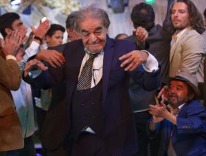 Asadollah Yekta Instagram - #اسدالله_یکتا 
چند میگیری گریه کنی ✌🏻