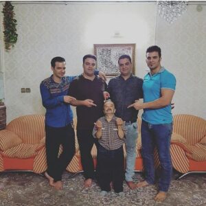 Asadollah Yekta Instagram - #پسرام دست گل های بابا به ترتیب سن وایسادن... اکبر یکتا ، احمد یکتا ، امیر یکتا ، محمد یکتا... خدایا شکرت