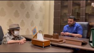 Asadollah Yekta Instagram - ‎#اسدالله_یکتا 
بنویسید منزل اسدالله یکتا از ورامین به محله اختیاریه تهران رفت…
ازتون میخوام دعای خیر کنید برای رضا فردوس عزیز  یاور بسیاری از مردم بی پناه کشور  که بعد از بیست و چند سال من را به دوران جوانی ام برگرداند از تمام شما مردم با معرفت که صدای منِ بی صدا بودید ممنونم.