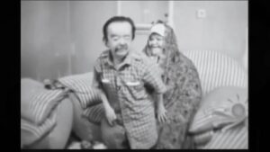 Asadollah Yekta Instagram - #اسدالله_یکتا 
انقدر غصه ی منو خوردی که امشب تو توی بیمارستان بستری شدی و من خونم…
دلبر به علت فشار بالا در بیمارستان پانزده خرداد ورامین بستری شد.
دوست دارش اسدالله یکتا💔